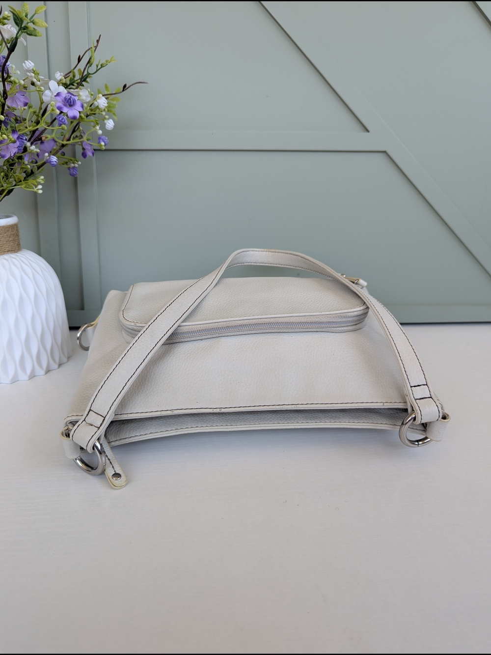 Tignanello Pale Beige Leather Shoulder Bag with Front Zip Pocket - Picture 8 of 13